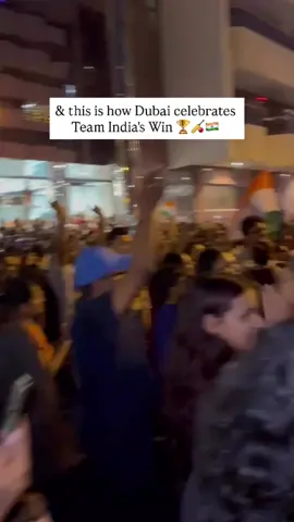 Blue thunder, victory roar! 🇮🇳 This is how #Dubai celebrates! #AsiaCup #IndiavsPakistan #BurDubai #Cricket    
