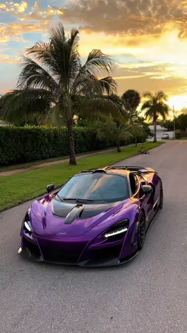 Nothing better than this car at sunset #cars #mclaren #mclaren720s #carsoftiktok 