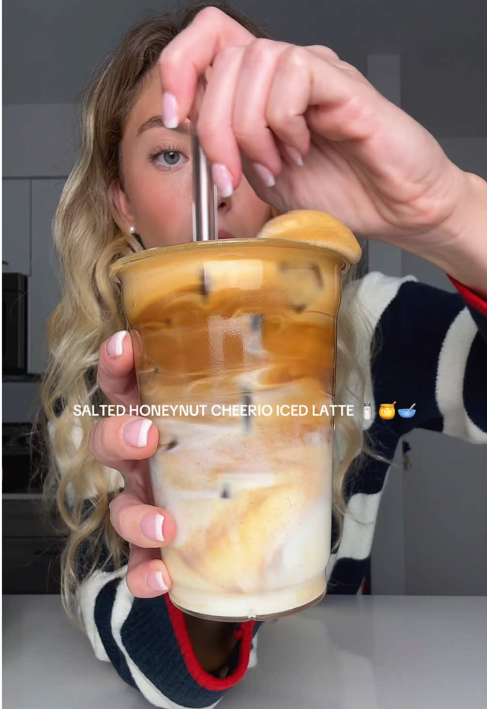 A CEREAL MILK LATTE SERIES! Next up: SALTED HONEYNUT CHEERIO ICED LATTE -honeynut cheerio or honey flavored alternative cereal of your choice -Milk of choice -Double Shot Espresso -Cinnamon -Sea Salt -Honey -Ice #cerealmilklatte #icedcoffeerecipe #icedcoffeeathome #coffeeathome