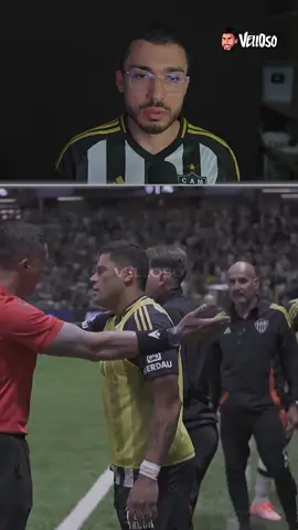 Leitura labial do Hulk indignado após tomar cartão amarelo do Klein. #hulk #atleticomineiro #dublagem #brasileirao