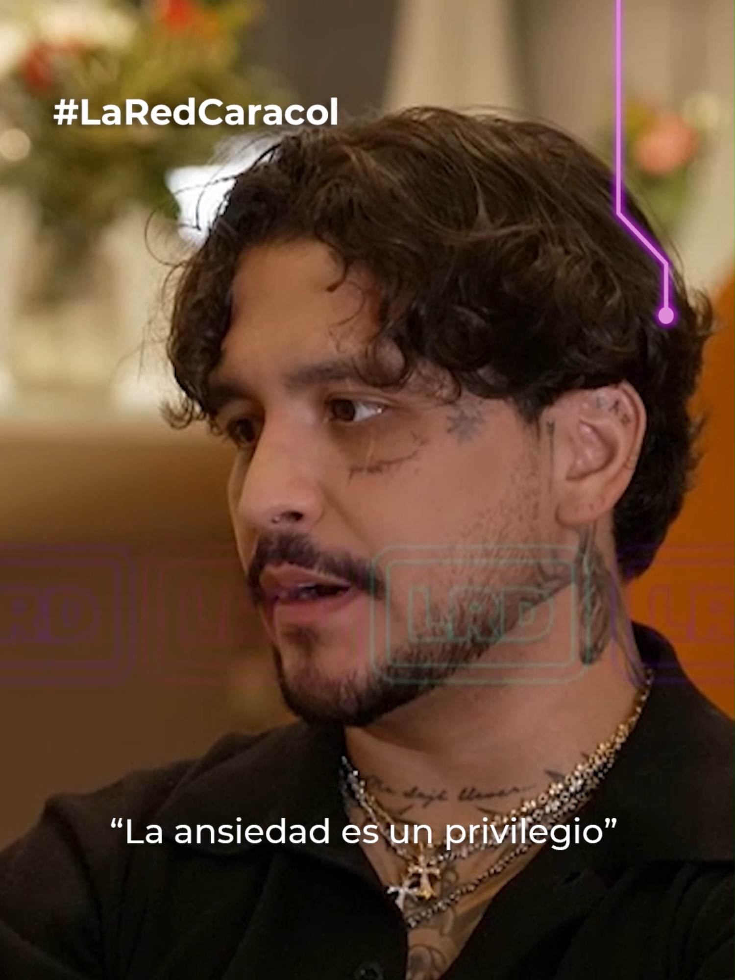 Christian Nodal reveló que desde hace 2 años asiste a terapia para enfrentar la ansiedad 🧠✨, un proceso que asegura lo ha ayudado a sobrellevar momentos difíciles. #LaRedCaracol