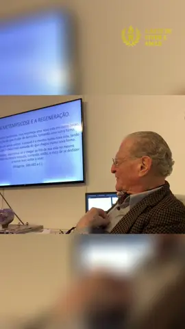 👉 Conheça nosso site https://viktordsalis.com.br/ ✨ Perguntei aos meus alunos de medicina, do departamento de neuro e patologia neuromuscular: Cuidamos de doenças graves como esclerose múltipla, Alzheimer, Lúpus, ELA… 🧠 Minha pergunta foi direta: 👉 “Se vocês acreditam na seleção natural, por que estão aqui? Não é lugar de escolher quem vive ou morre. Aqui é lugar de lutar pela vida, reduzir sofrimento e dar a melhor condição possível.” Se não for para isso, 👉 “Pegue seus diplomas, jogue no lixo e saia daqui.” ⚡ #Autoconhecimento #LutaPelaVida #FilosofiaDeVida #Ética #DespertarDaConsciência