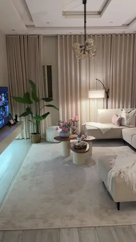 الاجواء صايره خيال 🥺🫂💕. #فلوقات_تيك_توك #صالتي #تنسيق #كنب #اكسبلور 