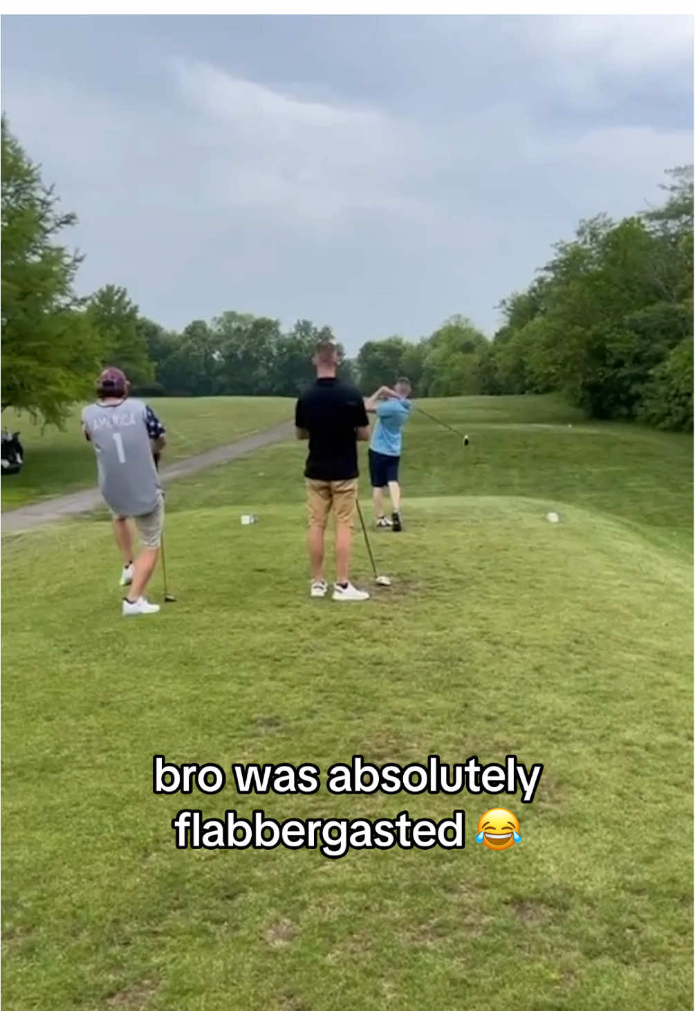 Buy the world’s LOUDEST golf balls today by clicking the link above !! 🤘💥🏌️ #worldsloudestgolfball #topgolfprank #loudgolfballprank #shockedgolfball #explodinggolfball 