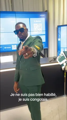 Merci à @SHOWROOM DU COSTUME pour ce costume. 