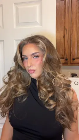 you will have to pry heated curling methods out of my cold 💀 hands #hairtok #heatlesscurls #athomeblowout #hairstyle 