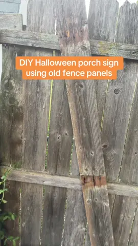 DIY porch sign!! So easy and fun!! #DIY #porchsign #diyporchsign #diysign #diyhalloween halloweendiy
