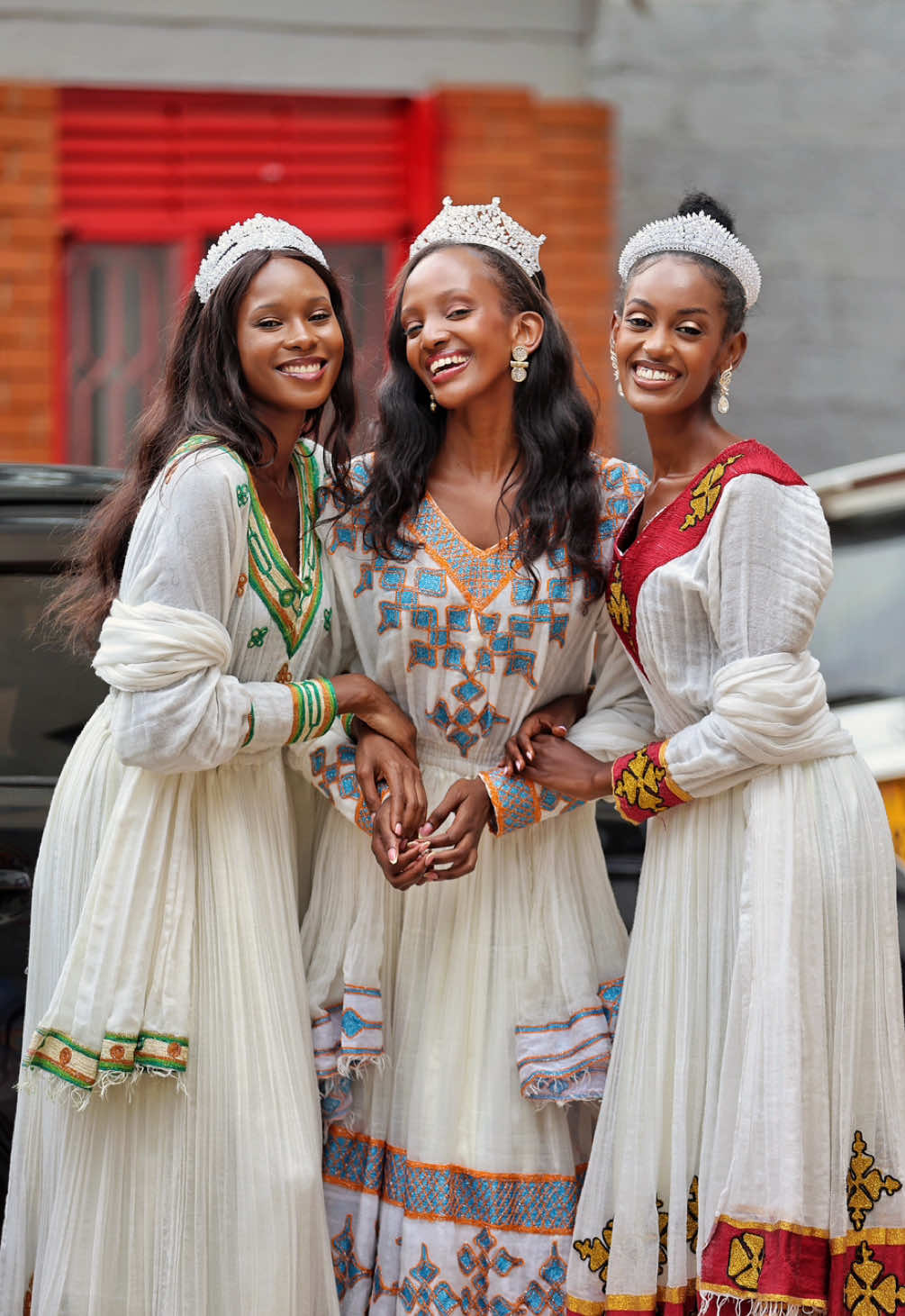 We had an incredible time celebrating Habesha culture with the vibrant Eritrean community in Uganda! Here are some unforgettable highlights from their visit. The queens enjoyed traditional Eritrean dishes, exploring the rich flavors and spices and they connected with the community, learning about customs and traditions. We were warmly welcomed and had meaningful conversations with the community and we had a fantastic time making new friends and creating lasting memories. Thank you to the Eritrean community for sharing your beautiful culture with us!  #habesha #missuganda2025 #habeshatiktokforyou #habesha🇪🇹 #muhozatriviaelle 