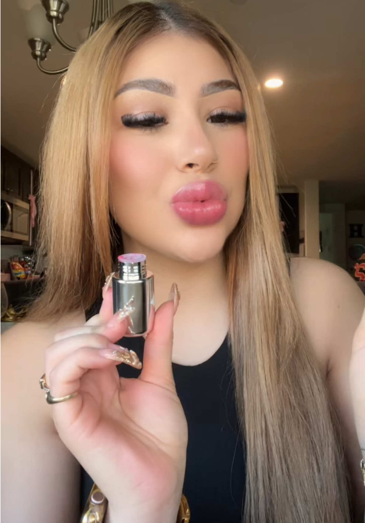 Order yours now > 😍 My Fav shade in ( Daddy’s girl )  @Glamstory Global  #foryoupage #lipgloss #paratii 