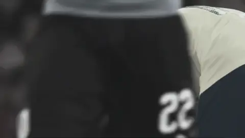 منو كاعد يمك #نيمار_الساحر_البرازيلي #neymar #نيمو 