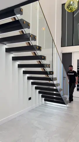 #spine #flotingstair #luxuryStaairs #monostair #monostringer #cantileverstairs #luxurystaircasedesign #monostringer #stairdesign 