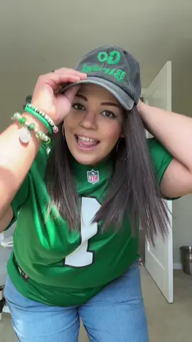If I was a Buccaneers’ fan, I’d be so sad. If I was a buccaneer’s fan, I’d be like… gosh darnit… we didn’t win last minute like the other 3 times. BUT I AINT ONE! GO BIRDS! 4-0 babyyyy!