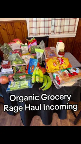 The bird in the background is gonna make me lose my mind! #randombird #birdtok #groceryhaul #foodrant #groceryshopping 