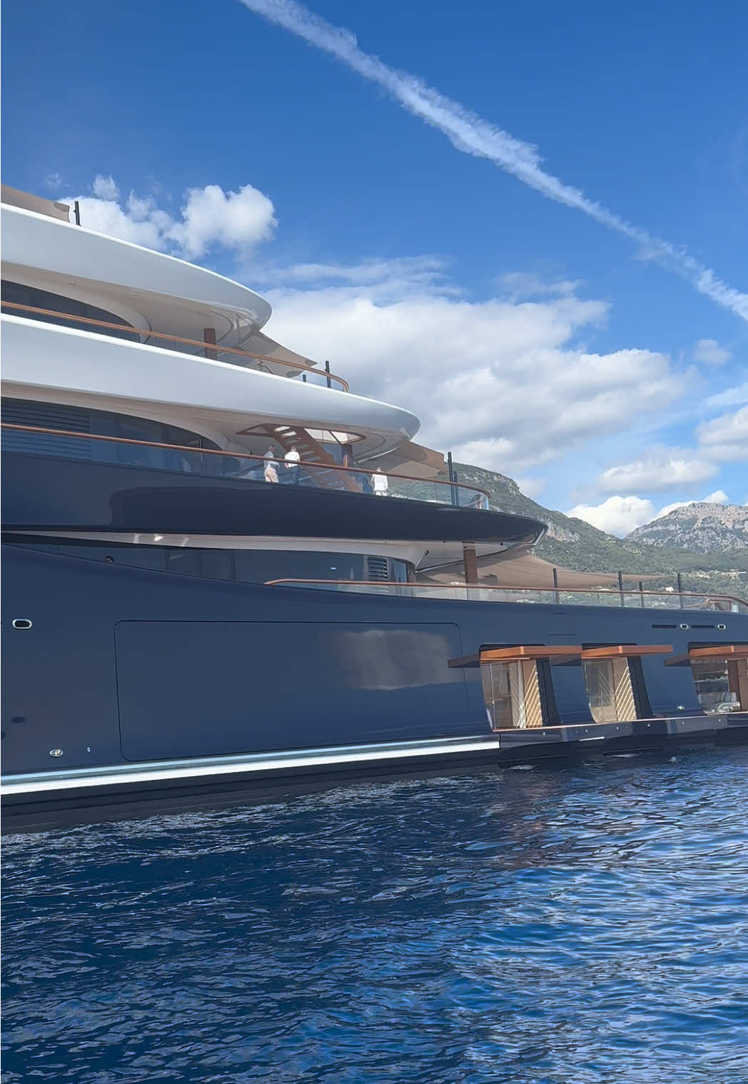 Breakthrough, The Queen of the Show.  #monacoyachtshow #breakthough #yacht 