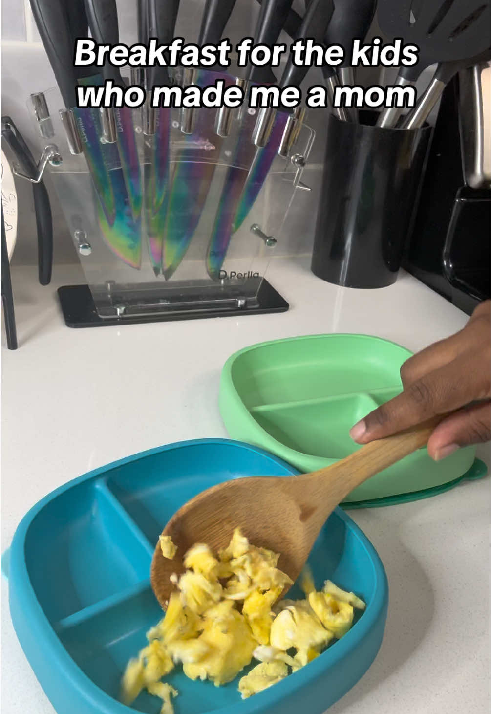 Breakfast for the kids who made me a mom 🥓🍳  #MomsofTikTok #breakfast #whatmytoddlereats #breakfastideas #breakfastlover 