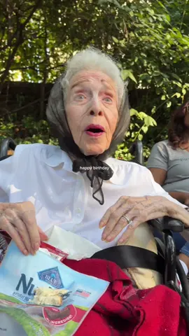 Replying to @izzabug_ Annemarie just celebrated her 100th birthday last Sunday!!! Everyone say “happy birthday annemarieeeeee” 🥹💗💗💗💗