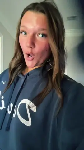 #stitch with @bray 🎀 STUNNA 🥹💚 #hoco #fyp