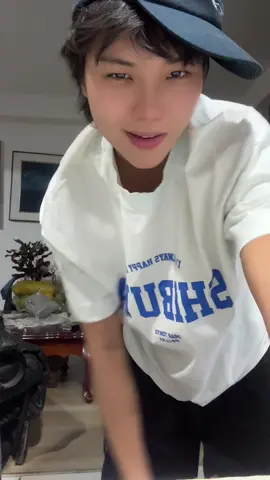 Eu não sei oq aconteceu com meu olho. Pra deixar registrado mais um dia na minha avó, amo esses dias assim. 