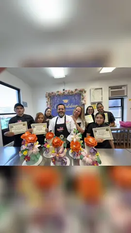 Máster Class de Repostería Nivel I (Sábado) Inicia Sábado,18 de Octubre  Termina Sábado, 06 de Diciembre Horario 8:00 am a 12:30 pm Durante 8 semanas, asistirás a 1 clase semanal, cada clase tiene una duración de 5 horas académicas. El Master Class Nivel 1 es el inicio de una dulce aventura para principiantes o personas sin experiencia.  Tendrás la oportunidad de aprender todas las técnicas necesarias para convertirte, desde cero, en repostero con la guía de nuestros chef altamente calificados. 🧑‍🍳👩‍🍳 APRENDERÁS 📚Temperaturas y manejo del Horno 📚Bizcocho de vainilla 📚Bizcocho de chocolate 📚Bizcocho de banana 📚Bizcocho de zanahoria 📚Alisado del cake en crema batida 📚Elaboración de Buttercream 📚Alisado de cake 📚Elaboración de Fondant 📚Cobertura con Fondant 📚Decoraciones en cake real y falso  📚Elaboración de Royal Icing y su uso 📚Uso del aerógrafo 📚Elaboración de flores en pasta de goma 📝Traeremos tareas todas las semanas, según lo que indique el maestro ¿QUÉ INCLUYE? ✅Recetarios ✅Insumos ✅Materiales de trabajo ✅Uniforme ✅Certificado de asistencia y participación avalado por Magic Bakery School of New York  #elmhurst #LIVEIncentiveProgram #LIVEStory #PaidPartnership 