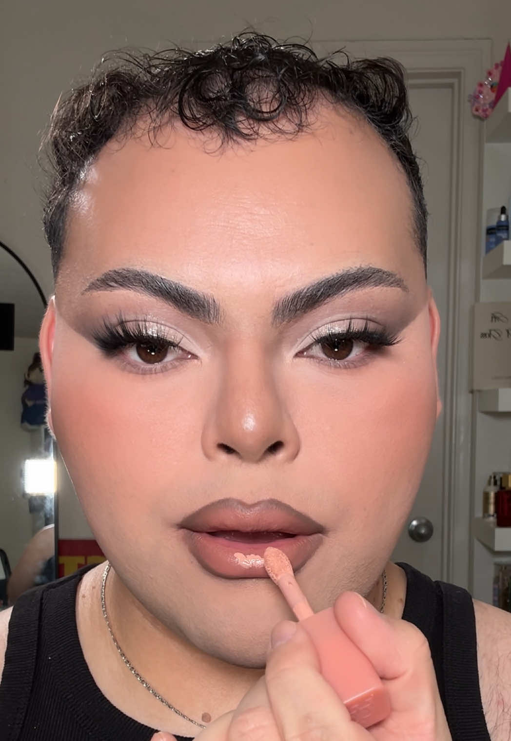 Feel sooo pretty in this glam tbh 🥹😭 Also using @Huda Beauty light peach color corrector to brighten up the lip is a VIBE!!!  #makeup #eyeshadow #eyelook #eyemakeup #eyeshadowlook 