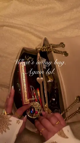 Since this was requested a lot and I love making these☺️🤎✨ #fyp #foryoupage #whatsinmybag #whatsinmypurse #asmr 