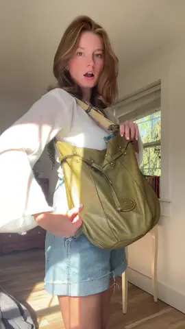 Went back to goodwill just for this purse🫢