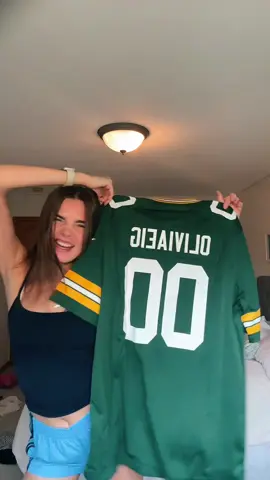 Custom jerseys are so epic #nfljersey #customjersey #packers #oliviaeig 