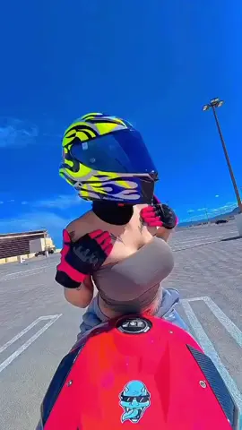 Lady riders,  we have such elegance and beauty, matches the motorbike beautifully, empowering 🥰❤️👌💯 #superbike  #motorbike  #twowheels #fyp #viral 