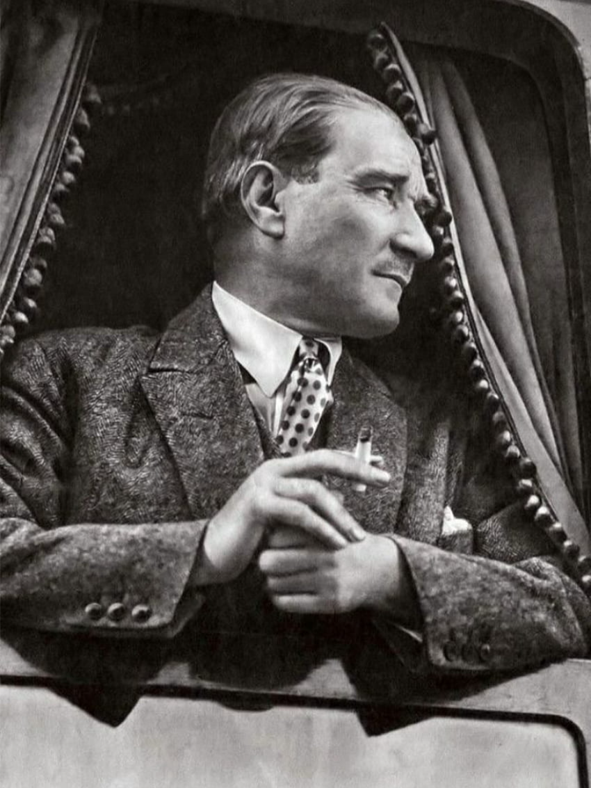 Yetimden Ne Olur ? . Daha Fazlası İçin @xferssfilm Takip Etmeyi Unutmayın. . #aftereffects #atatürk #edit #mustafakemal #4k #global #viral #zübeydehanım