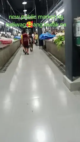 kasama Ang hubby habang bibili Ng Isang tie na Tuyo sa palengke 🤭☺️gann sya ka sweet sakin🥰😘