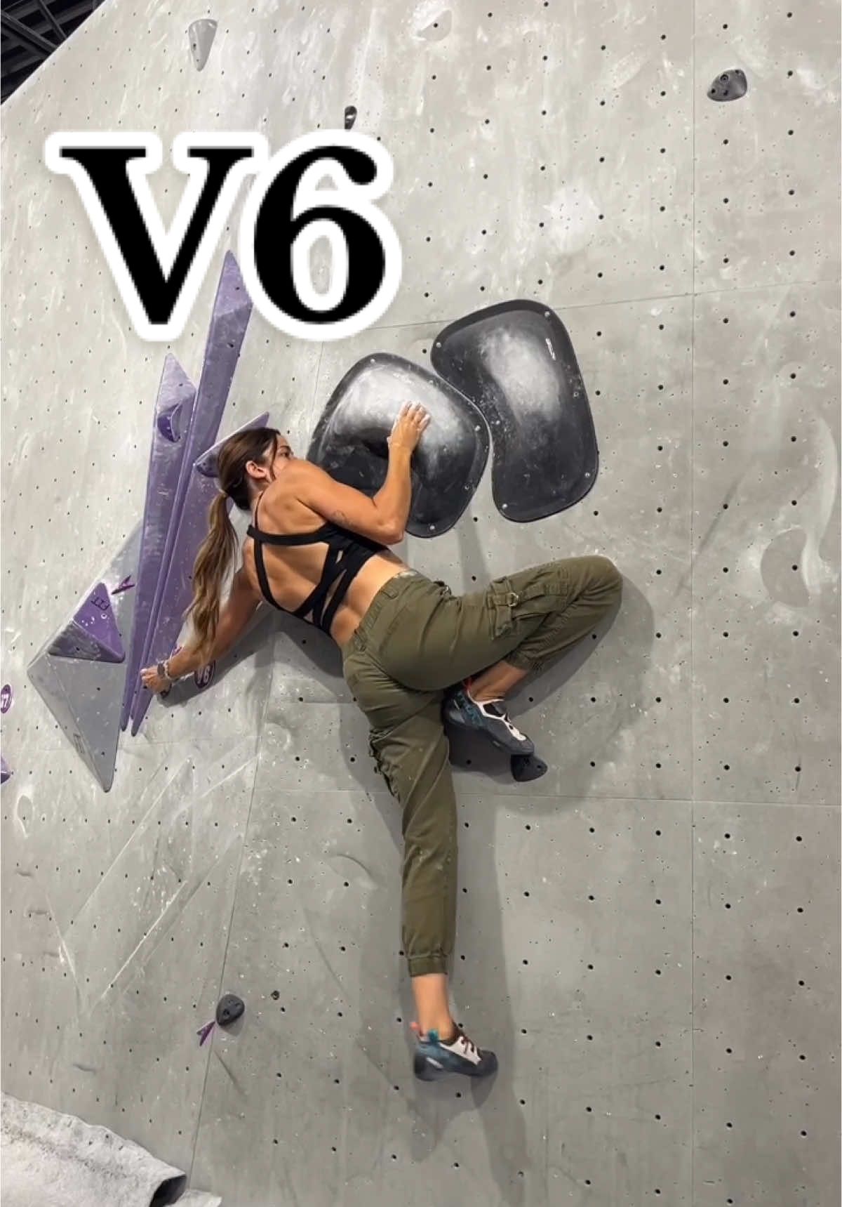 LOVED this v6 ! Big pinch + shifting my weight were power moves for me 🤯 the toe hook at the end saved me❗️ . . #climbergirl #climbing #bouldering #boulder #fyp #lecruxlaval 