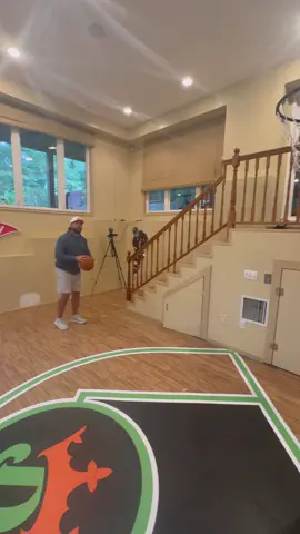 Hand down, man down. Mama, there goes that man. @DraftKings #dkpartner 