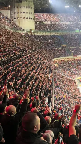 MILAN-Napoli ✅🔴⚫️ #banditi #rossoneri #gate14 #secondoblu #milan #milano #milanfashionweek #intermerda #milannapoli 