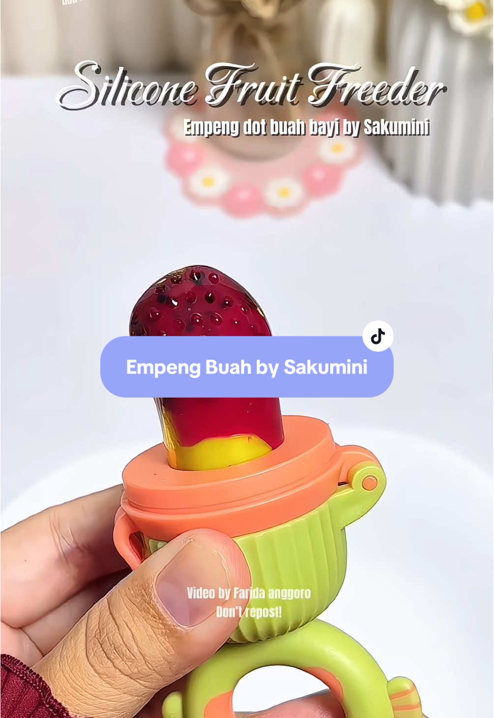 Mari kita usahakan anak kita makan buah dari kecil, sekarang udah ga repot lagi kasih buah ke anak semenjak tau empeng dot buah dari @Sakumini Official Store #empengbuahbayi #fruitfeeder #empengbuah #babyproducts #fyp 