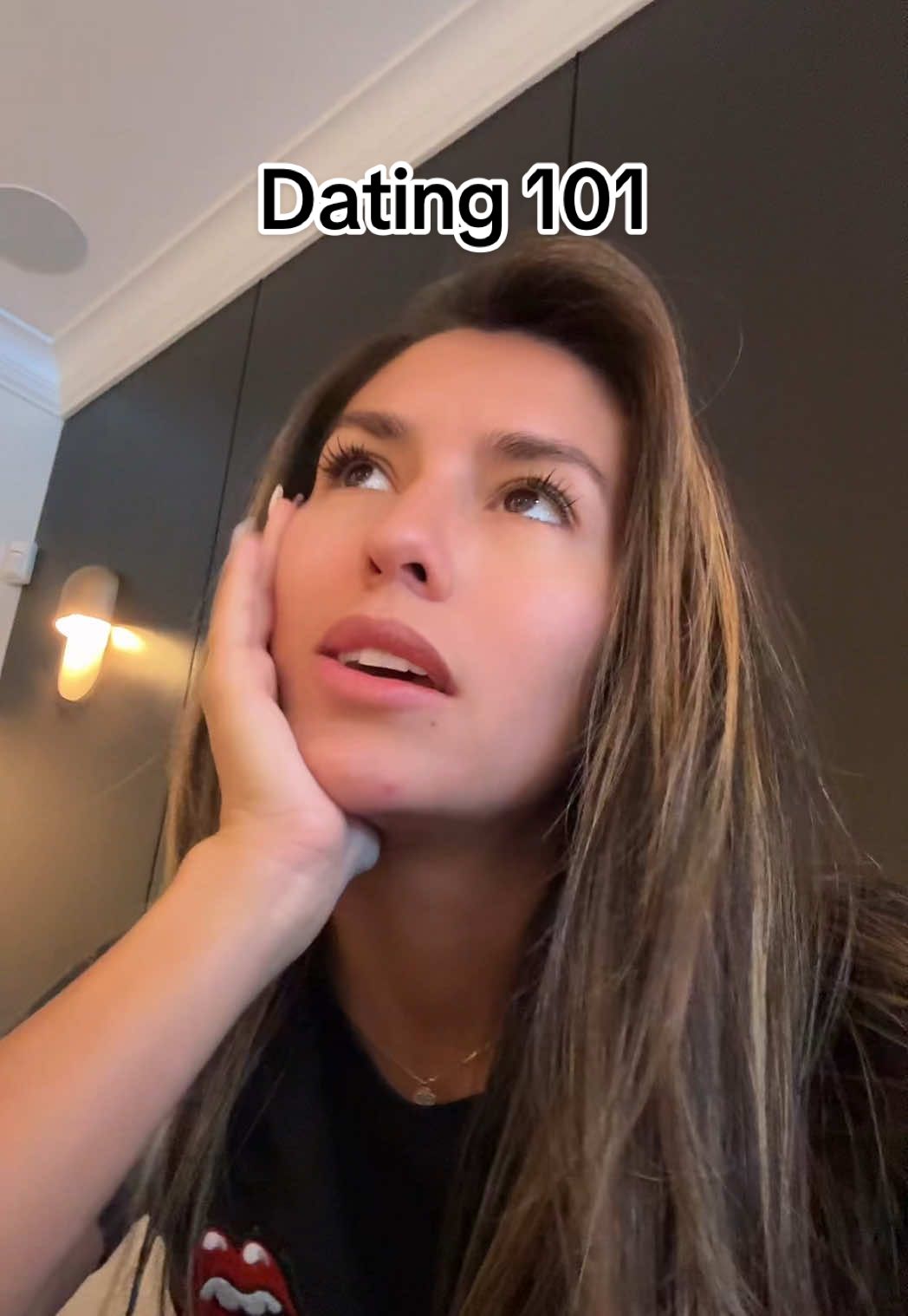 Mixed signals are a signal #datingadvice #datingtips #tiktokadvice #creatorsearchinsights 