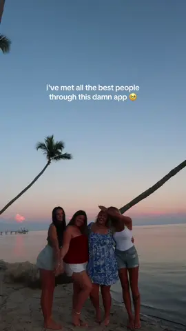 shoutout tiktok for all of my besties 🥹 @cameron | marine science 🪸 @Captain Heather 🦀🏴‍☠️ @Paige  #internetfriends #internetfriendship #tiktokfriends 
