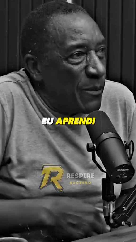 Você nasceu para ser locomotiva, não para ser vagão. Se a vida está pesada, é sinal de que você está puxando, está progredindo. Se está leve demais, cuidado, pode ser que alguém esteja te carregando. 👊🏾😉