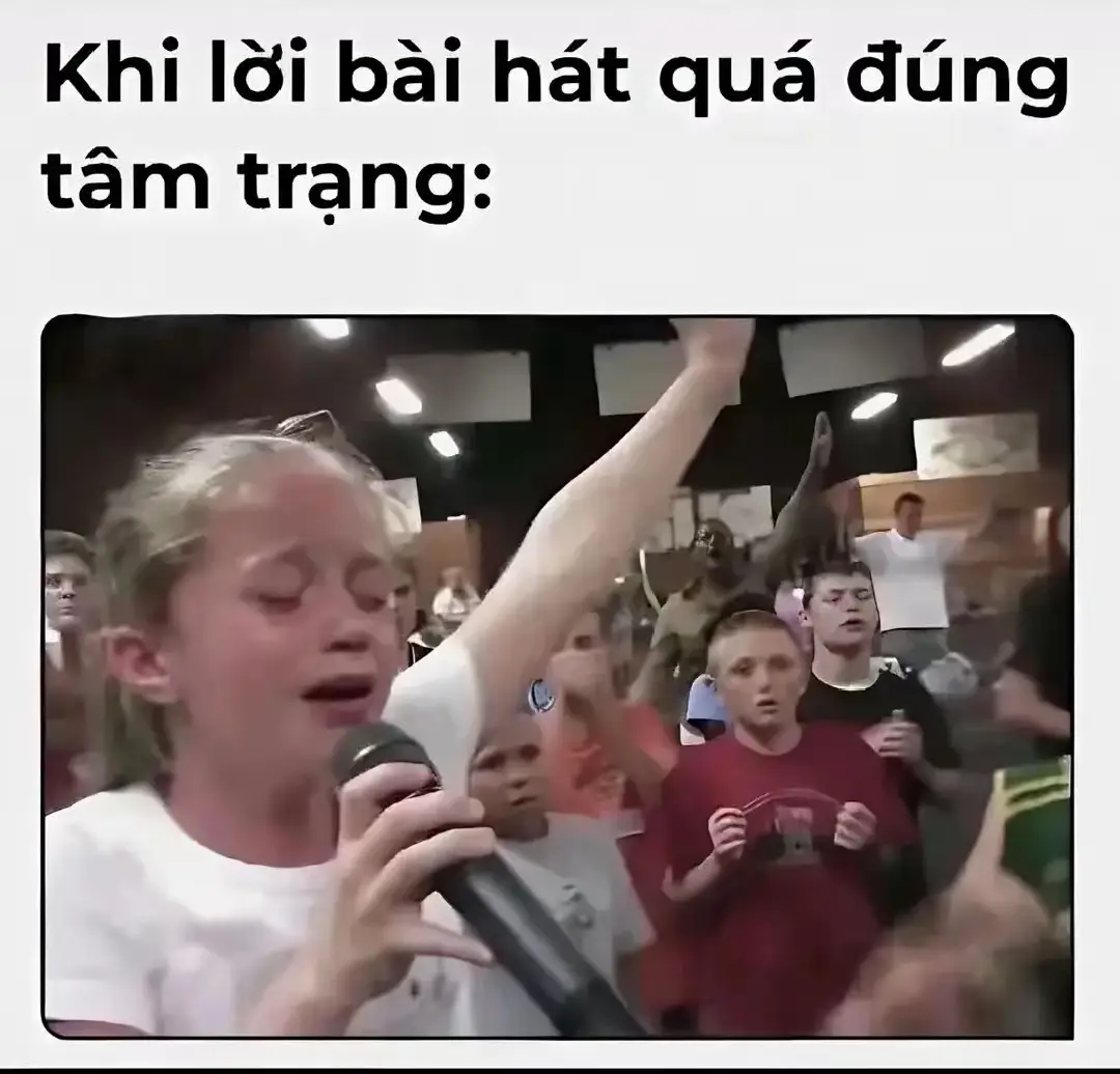 Nhật ký Vì anh có biết bao lo âu cuộc sống Chẳng thể mang Đến những điều em muốn Thời gian trôi em đã dần đổi thay Một người vẫn giữ Một người buông tay Anh đã từng cố gắng vun đắp Cho tình yêu của mình Nhưng vô tình đánh mất Thời gian ở bên cạnh em Người đàn ông trong tay chẳng có gì Tương lai quá mơ hồ Anh mơ về mai sau Nhiều hơn những gì anh có Sao em đành buông tay Khi vẫn có người Chờ em cuối chân trời Để nói ra lời xin lỗi muộn màng #lyrics #lyricsvideo #lyrics_songs 