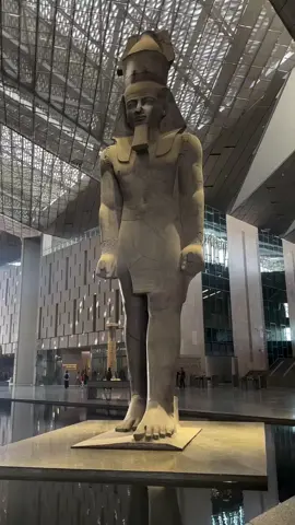 رمسيس في انتظار الحدث العالمي ✨✨  33 يوم على افتتاح المتحف المصري الكبير!    واحد من أعظم المشروعات الثقافية في العالم بيقرب يوم بعد يوم بعد طول انتظار. بعد تأجيلات عديدة، تقرر أن يشهد يوم 1 نوڤمبر 2025♥️ #المتحف_المصري_الكبير  #History #egypt #cairo #museum 