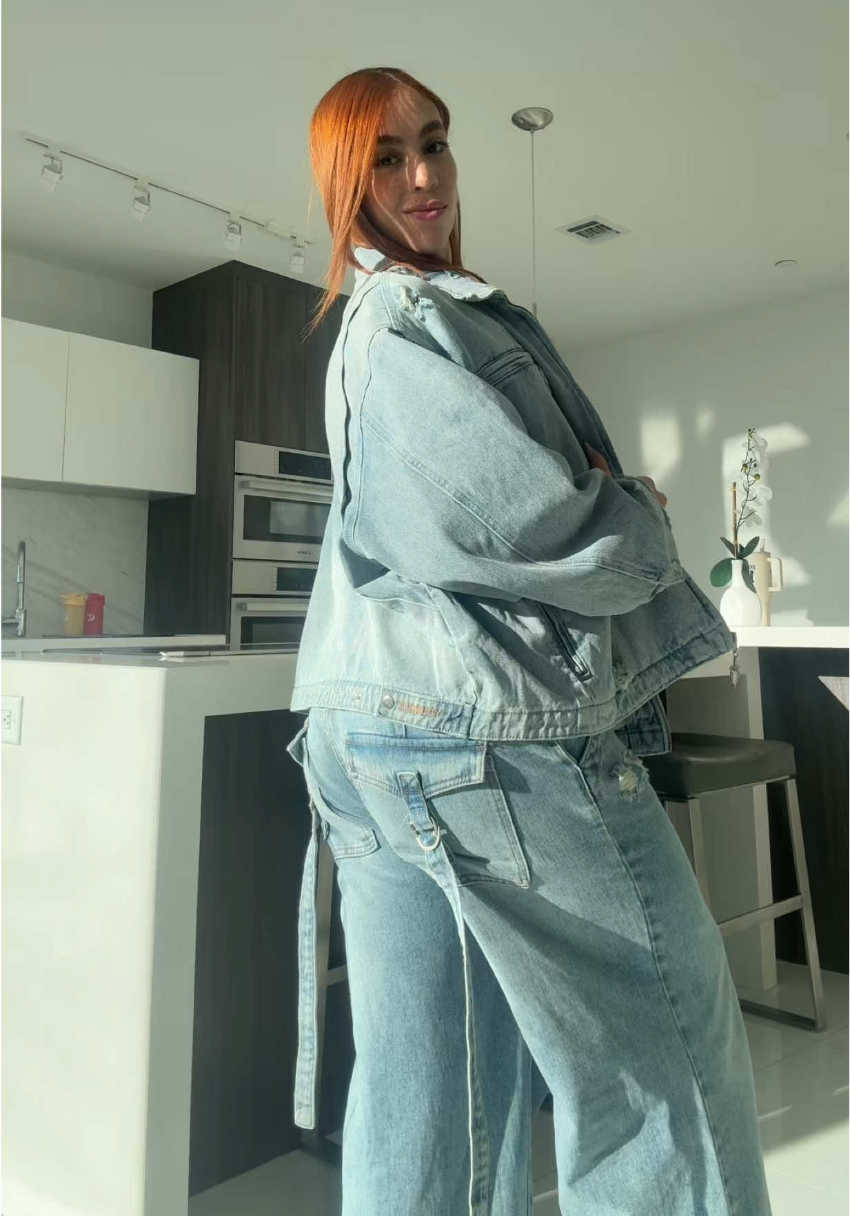💪🏻🤟🩷😋 @YOUNGLA  Mi abrigo y jeans! 15% Code: PAO @Dragon Pharma Labs  Mis suplementos 25% code: PAO @RGMNT  Mi joyería 15% code: PAO