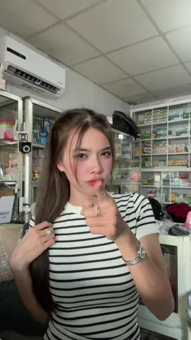 Mốt có gặp em ở ngoài khác trên này thì cũng đừng bất ngờ nha..tại đây e vừa mắc cúp mà vừa app nữa..🙂‍↕️🙂‍↕️