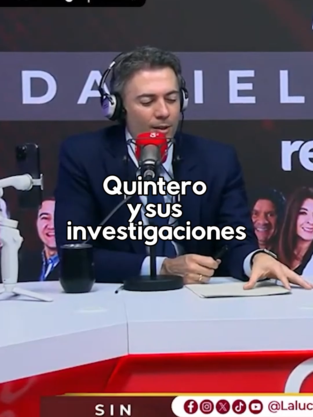 📢 “Yo no tuve una… tuve 600 investigaciones que me lanzó FICO. Hoy solo quedan 4. La semana pasada me cerraron 3. 🤷🏻‍♂️ El que nada debe, nada teme. Yo ni abogado les pongo. 🚫⚖️ ¿Persecución política o miedo al cambio? 👀🔥” #DanielQuintero #PolíticaColombiana #Medellín #Elecciones2026 #Fico #PersecuciónPolítica #NadaDebeNadaTeme #CambioYa