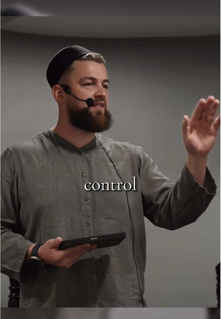 The prophet scw said “ that the Strong One is not the one who can win in a match of wrestling and pin the other person down, the Strong One is the one that can control themselves in a time of anger” #Allah #tawakal #sabr #dunya #islamic_video 