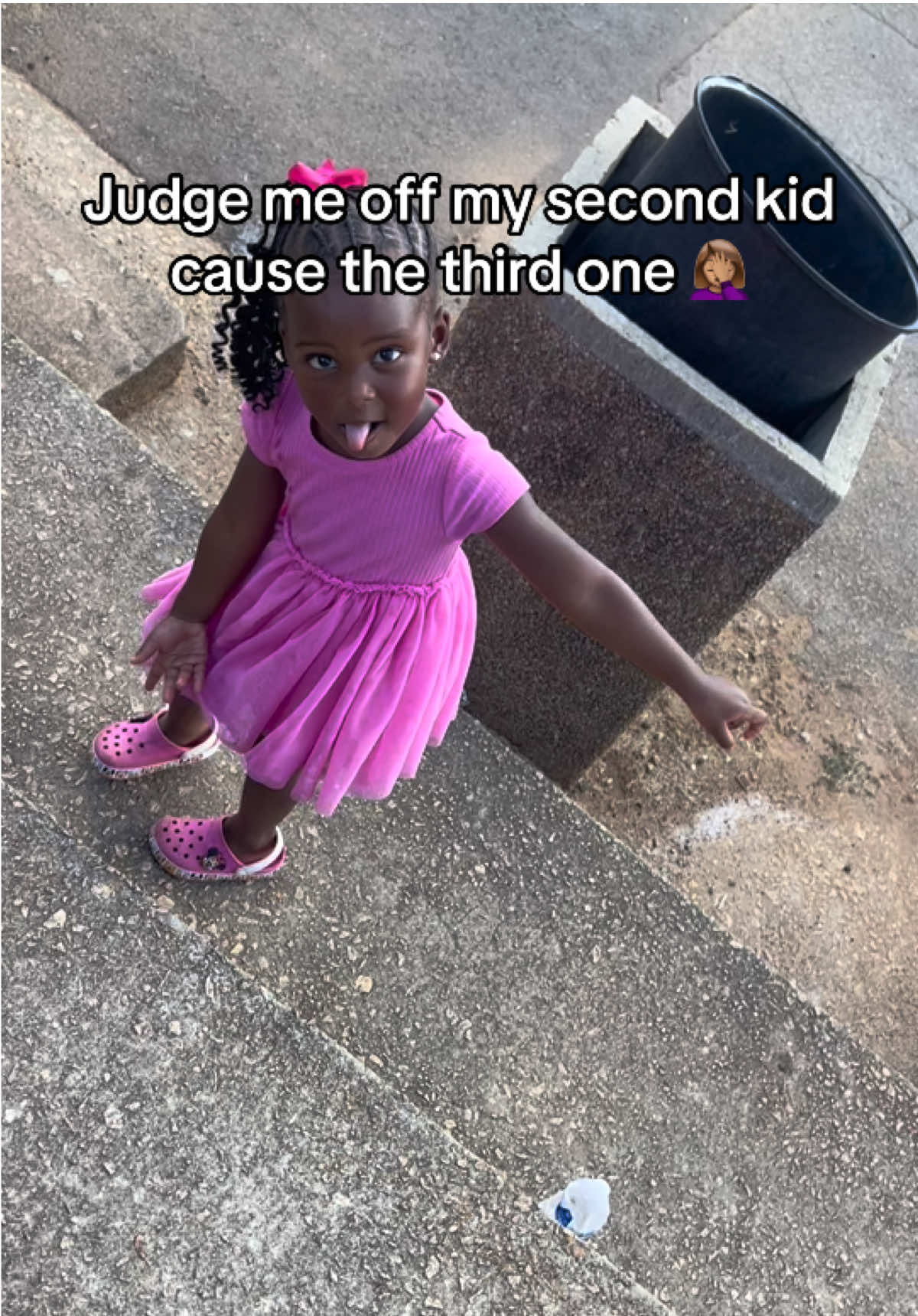 The dancing baby back at it again 😂🤦🏽‍♀️ She was OK 😂😂 #girlmom #toddler #3yearsolds #fyp #dancing #mom #momlife #atlanta 