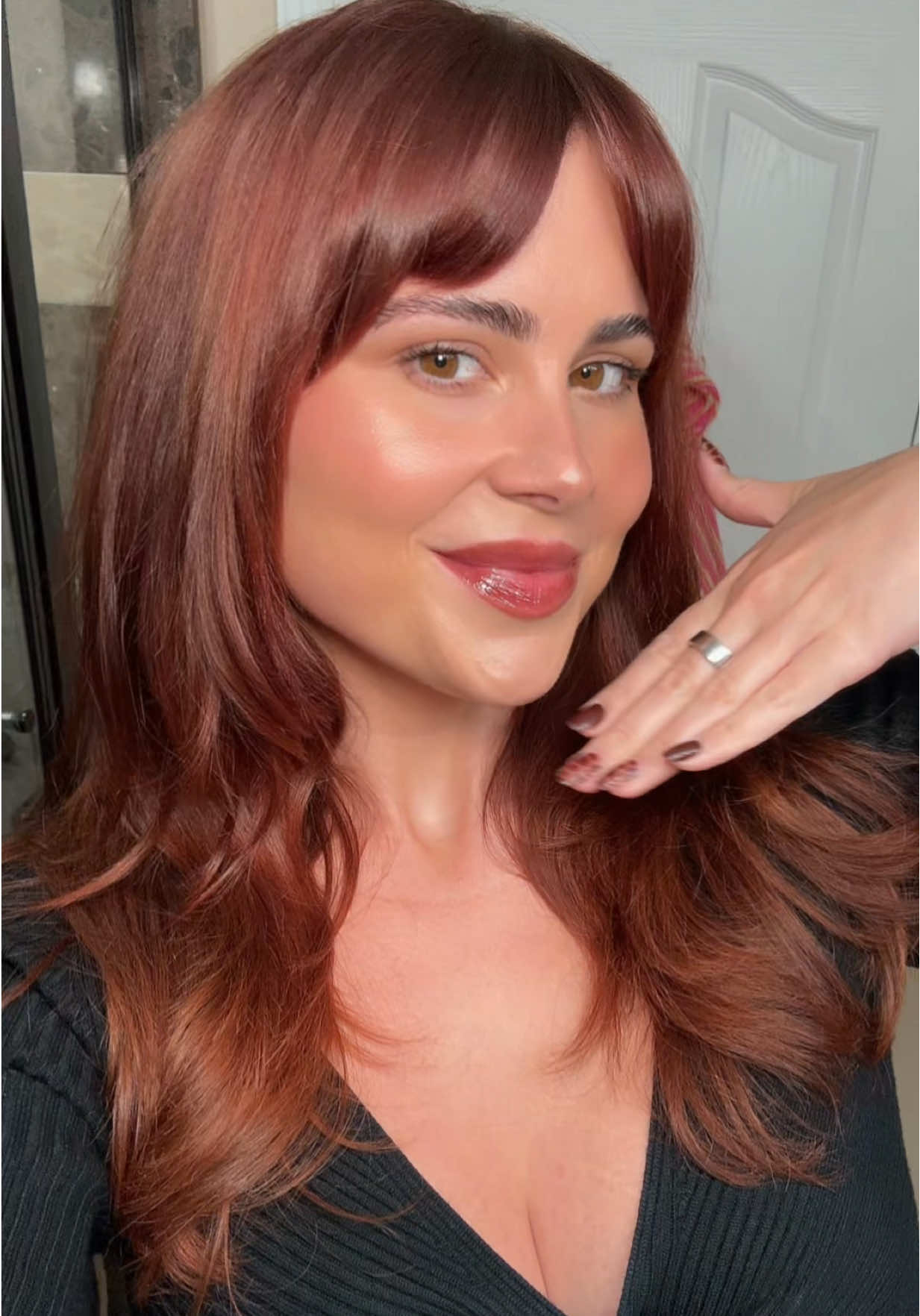 Just a little glam moment 🤭  • • • #makeup #transition #makeuptransformation #makeuptransition #fyp 