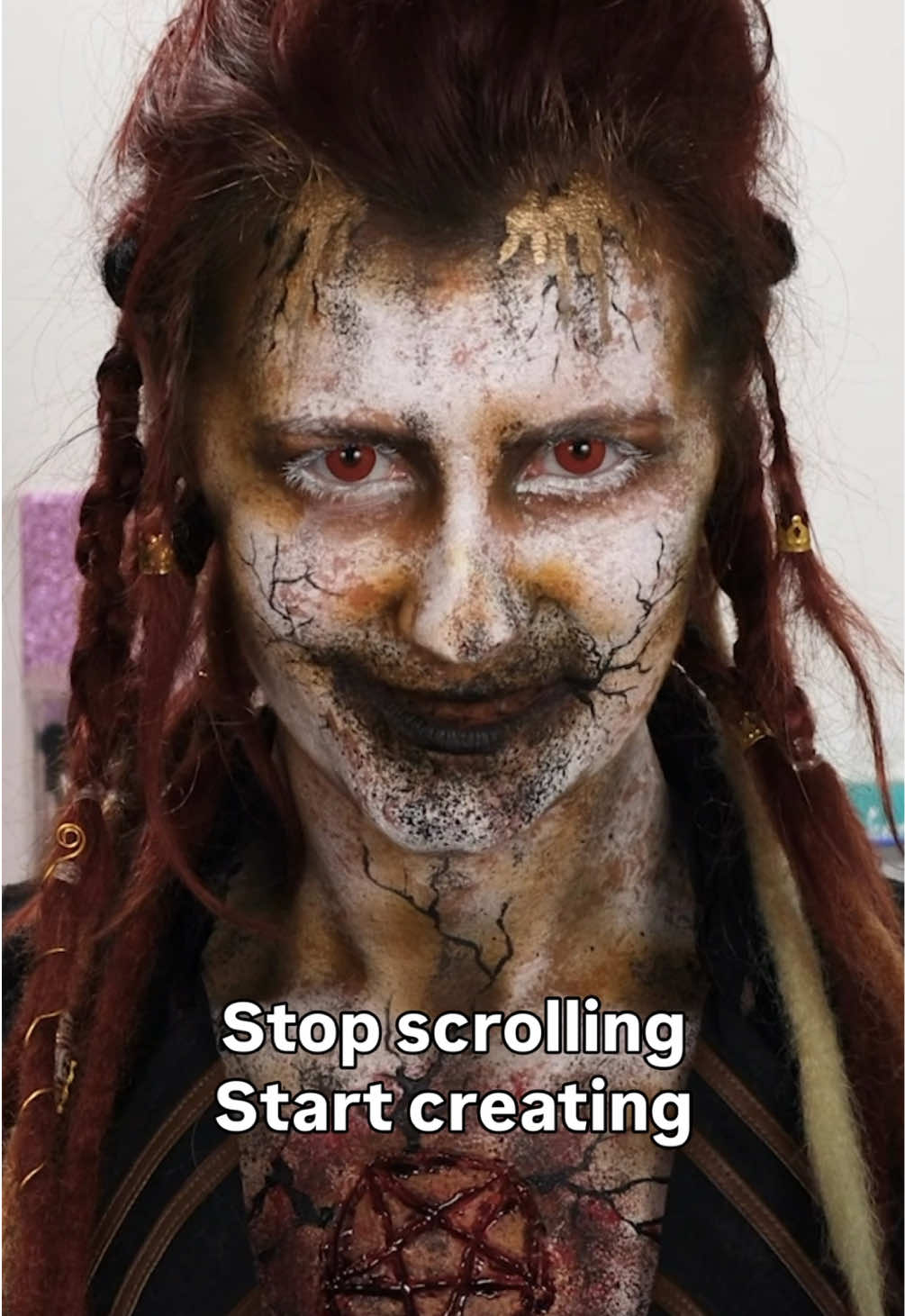 Get PAID to do Halloween Makeup ➡️ Go to my bio to learn about my Halloween and Haunt Airbrush Makeup Course, Spook and Sparkle! 👻✨💀 It’s the ONLY Halloween makeup course for PRO makeup artists that … 🎃 mixes artistry and business so you can feel confident AF with your artistry to put yourself out there and show off your skills 🎃 tells you how to set your rates so you make bank $$$ doing makeup that tickles your heart and don’t undercut yourself 🎃 gives you personalized feedback on your portfolio AND social media content so you know you’re doing it right 😉 And SO MUCH more fangtastic goodness! Have questions? Ask away. I’m a hands on type of teacher [my students can vouch] 🧚🏻‍♂️ Doors close TONIGHT [9/29] at 11:59PM PST! Tap the link in my bio to get inside ⬇️