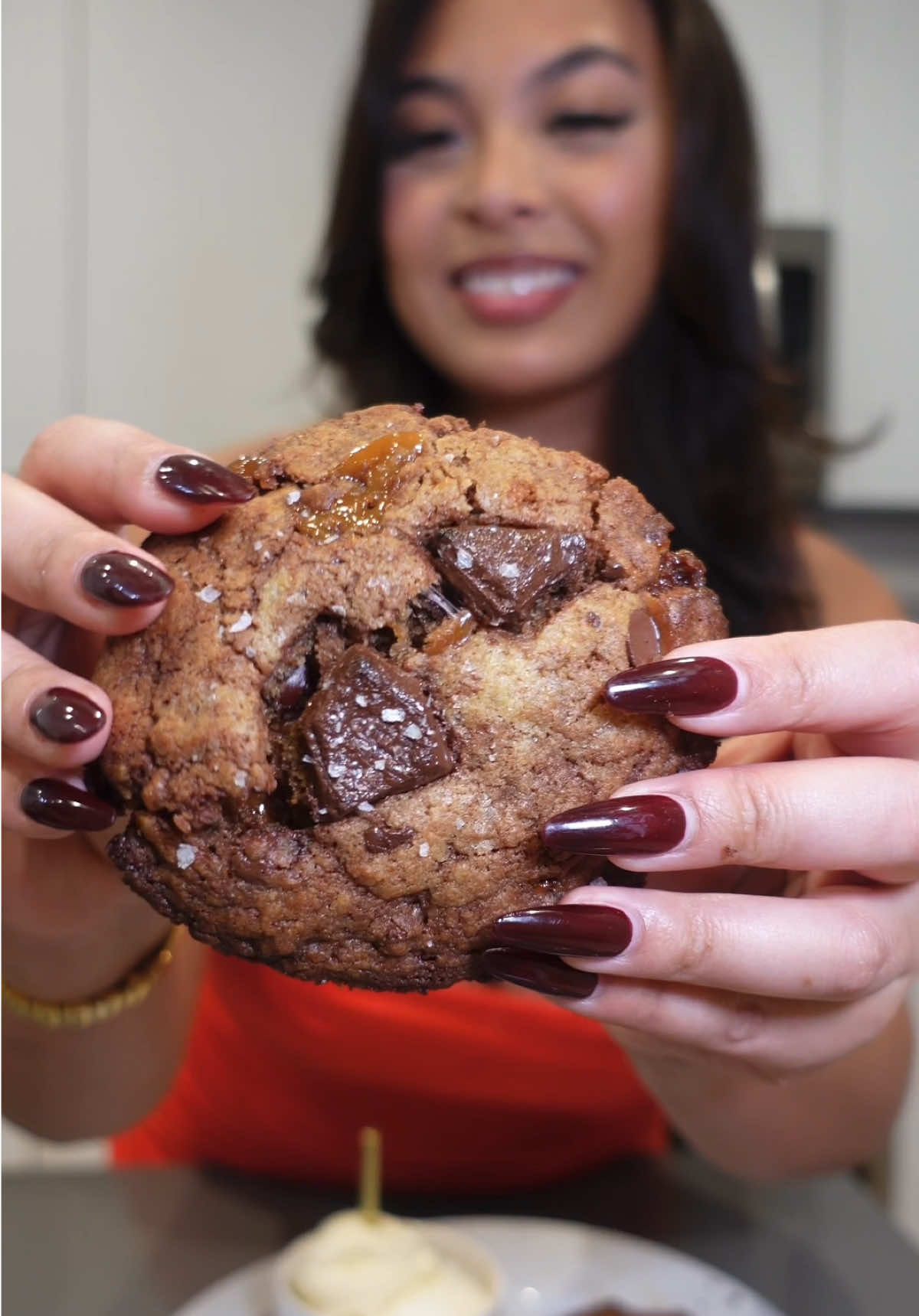 Happy birthday to me 🥳 Let’s make Chocolate Chip Cookies with Homemade Toffee & Brown Butter #cookingvideo #baking #chocolatechipcookie #brownbutter #toffee 
