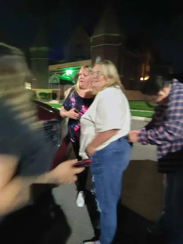 some of the best friends a girl could ask for.  had such a great night out with them 