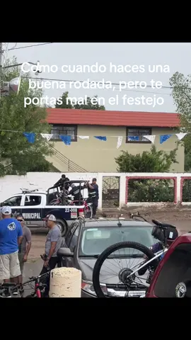 Valió vrga 🤣#policia #ciclistasinlicencia #ftp #ciclistas #valiendovrga 