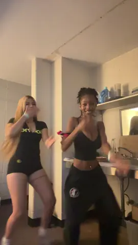 This one may be better @chi #future#dance#lol#flag#chill 